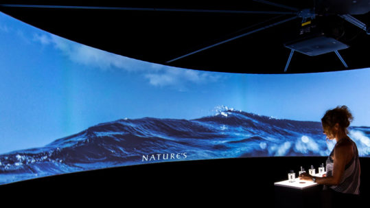 VIDEO STAND FIERISTICO IMMERSIVO DI RC SISTEMI AUDIOVISIVI